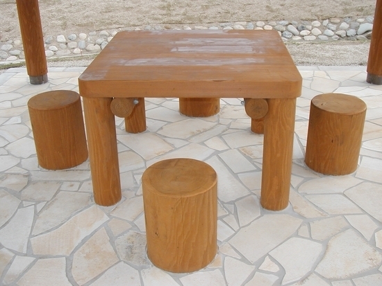 テーブル・ベンチ２